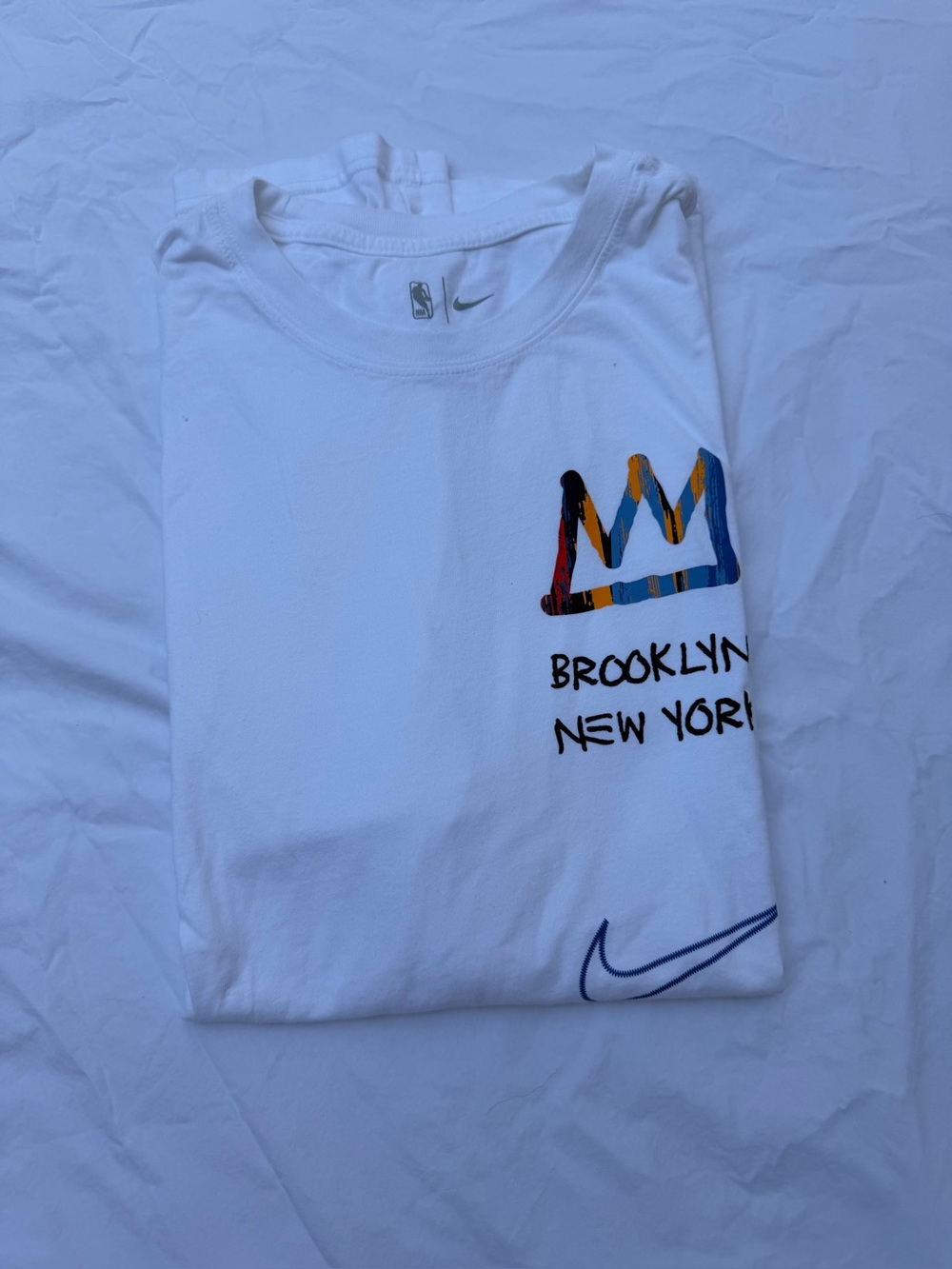 Nike White NBA  'Brooklyn New York' Graphic Tee - size L (loose fit)